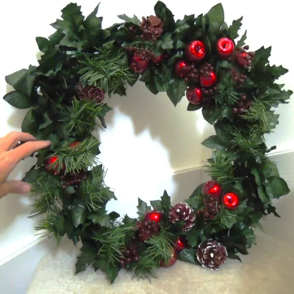 Christmas Wreath - Apples / Pine Cones / Berries / Holly Leaves / Pine Sprigs